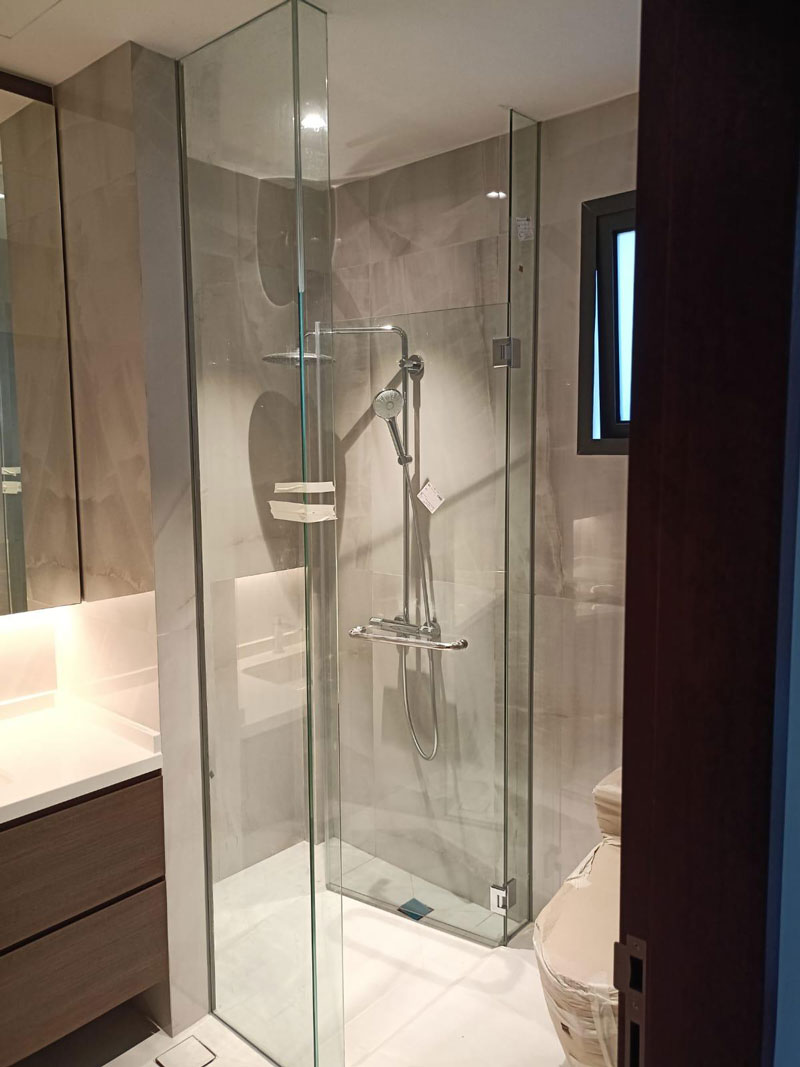 glass shower screen for residential project - 190B Rivervale Drive