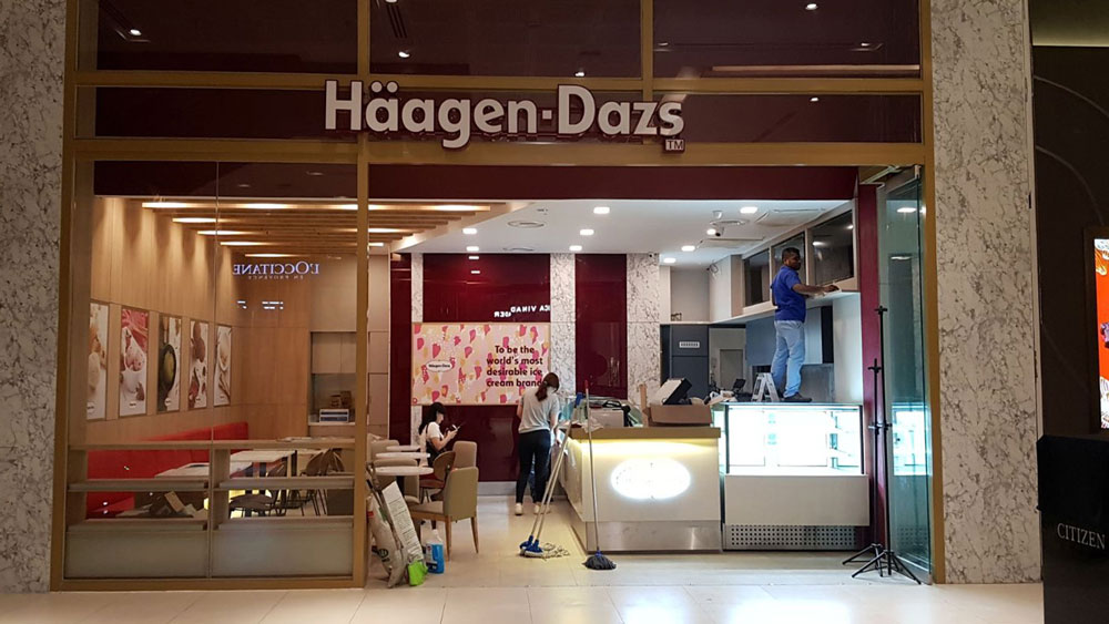 glass folding door for residential project - 28 Li Hwan Place